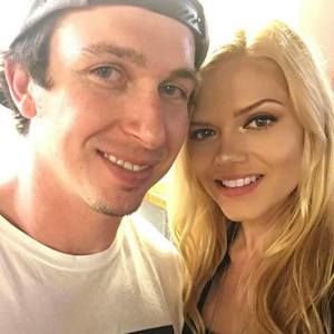 Meet your Posher, Candace